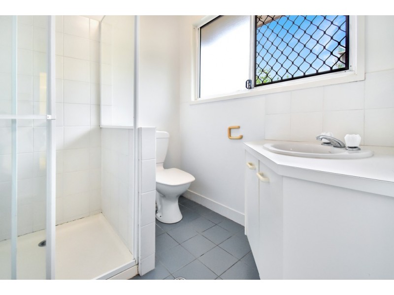 Unit 4/85 Landsborough Parade, Golden Beach QLD 4551