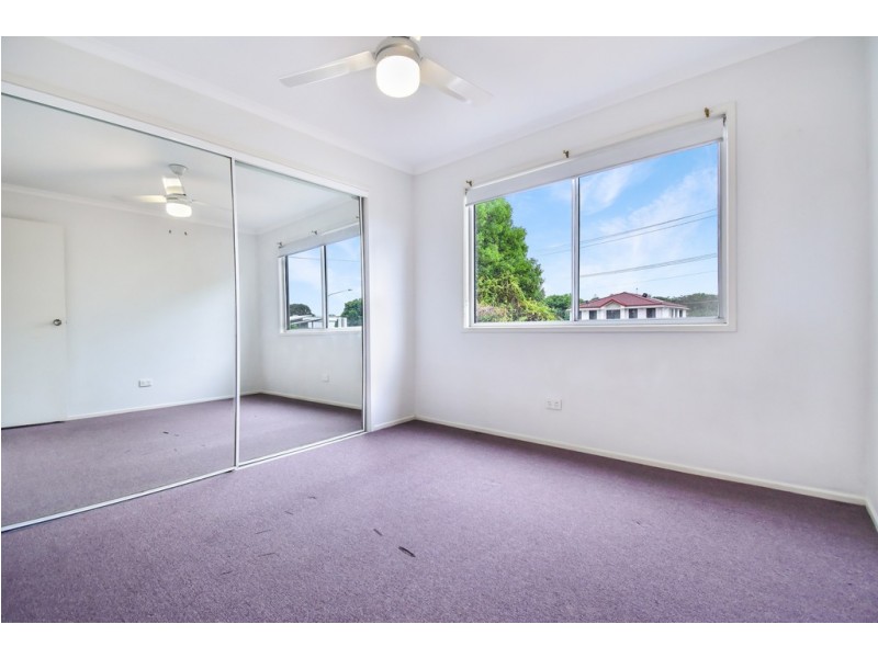 Unit 4/85 Landsborough Parade, Golden Beach QLD 4551