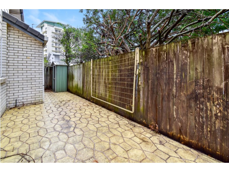 Unit 4/85 Landsborough Parade, Golden Beach QLD 4551