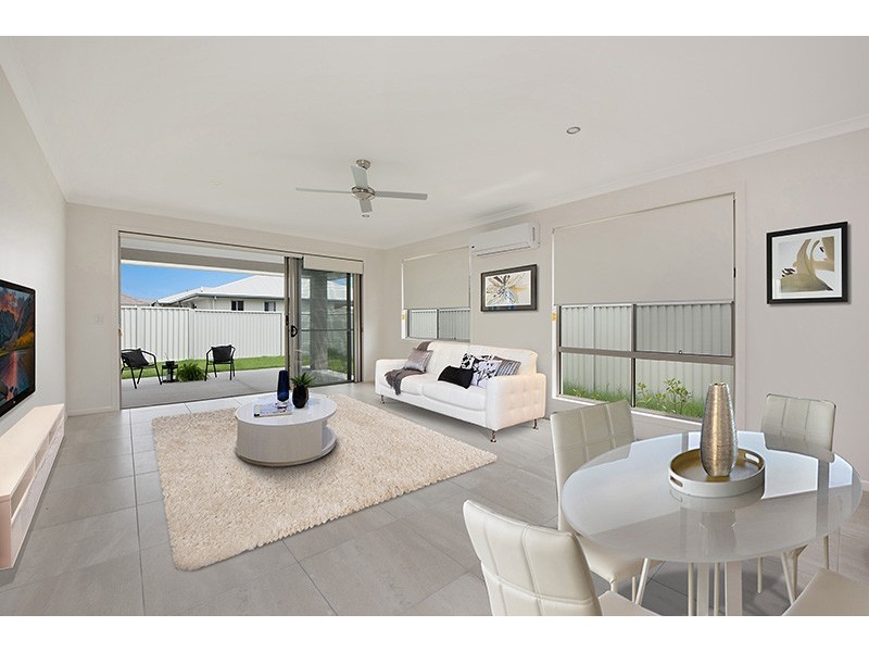 7 Maclamond Drive, Pelican Waters QLD 4551