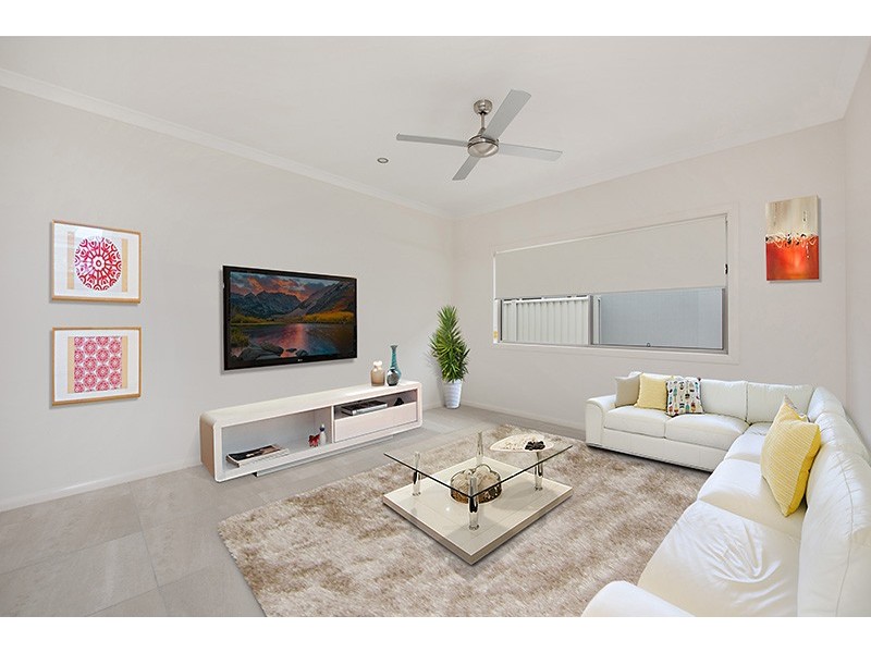 7 Maclamond Drive, Pelican Waters QLD 4551