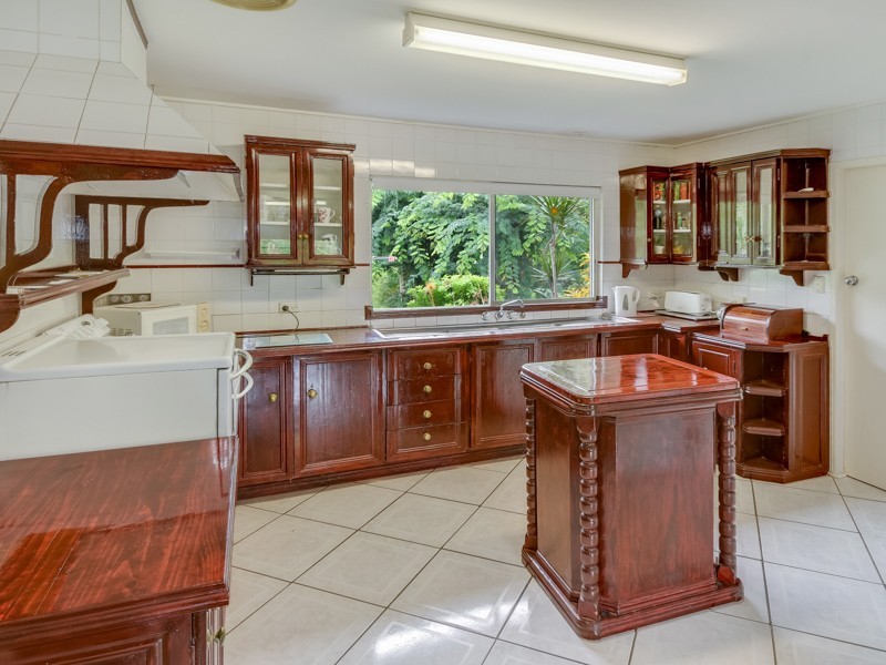 24 Mooloolah Road, Mooloolah Valley QLD 4553