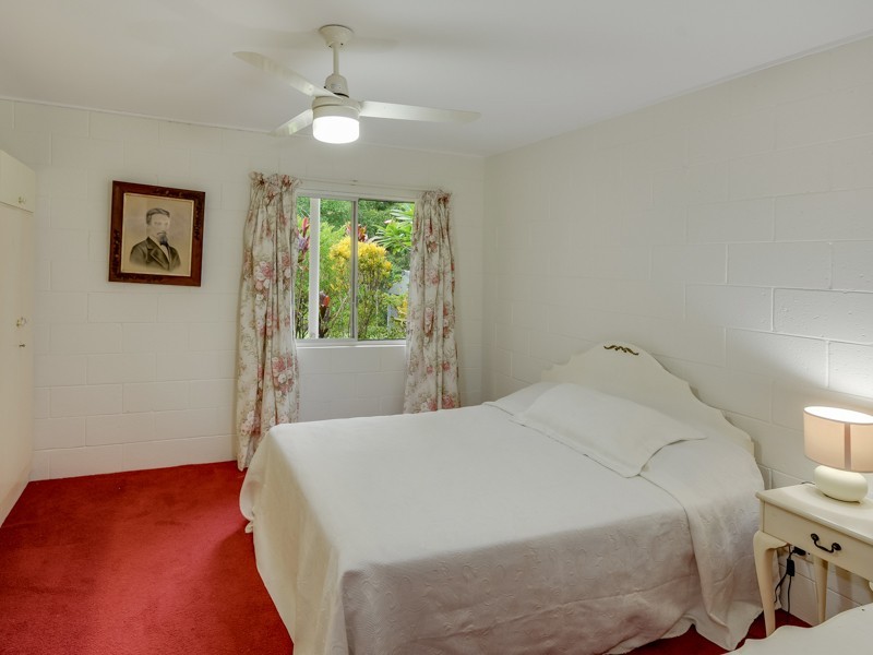 24 Mooloolah Road, Mooloolah Valley QLD 4553