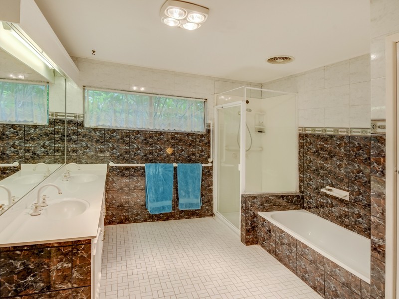 24 Mooloolah Road, Mooloolah Valley QLD 4553