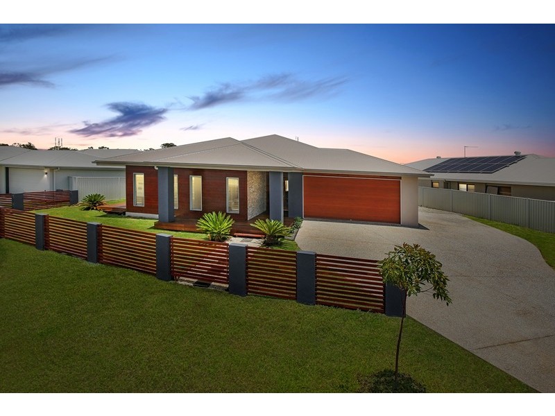 3 Macintyre Crescent, Pelican Waters QLD 4551