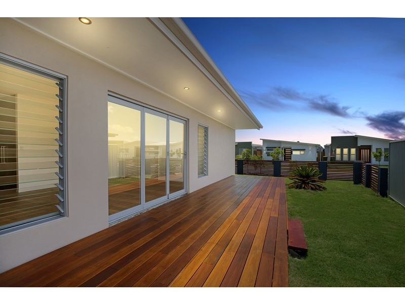 3 Macintyre Crescent, Pelican Waters QLD 4551