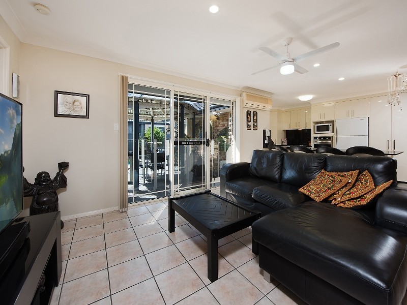 27 Investigator Place, Pelican Waters QLD 4551
