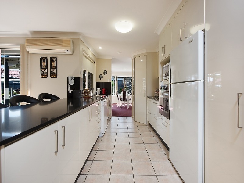 27 Investigator Place, Pelican Waters QLD 4551