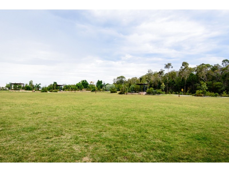 7 Sovereign Circuit, Pelican Waters QLD 4551