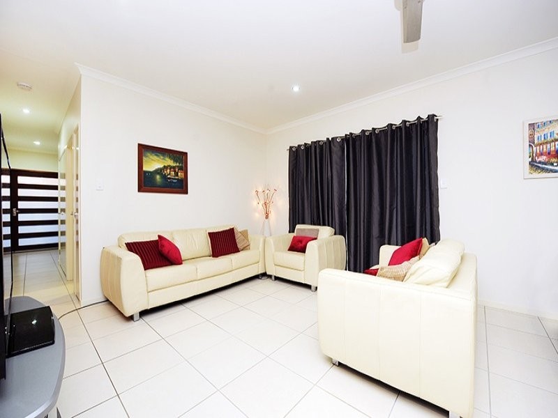 5 Eyre Place, Caloundra West QLD 4551