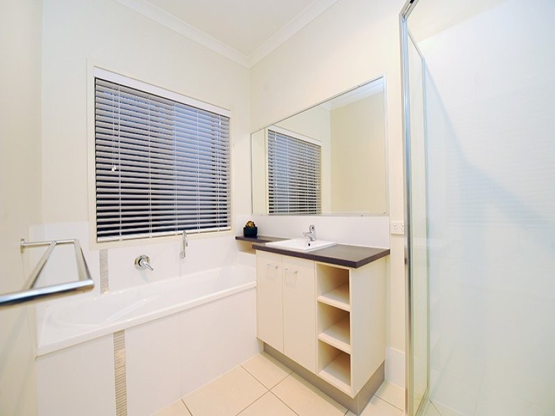 5 Eyre Place, Caloundra West QLD 4551