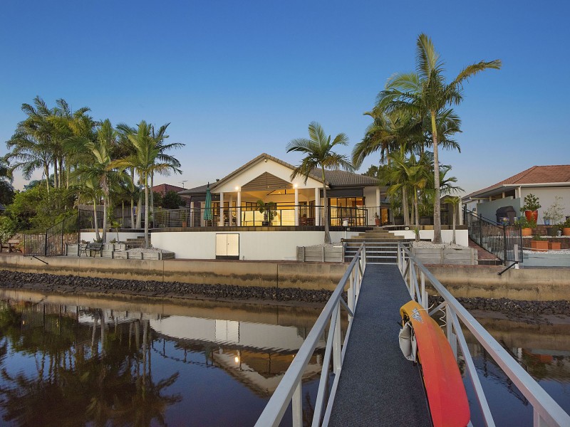 17 Godwin Place, Pelican Waters QLD 4551