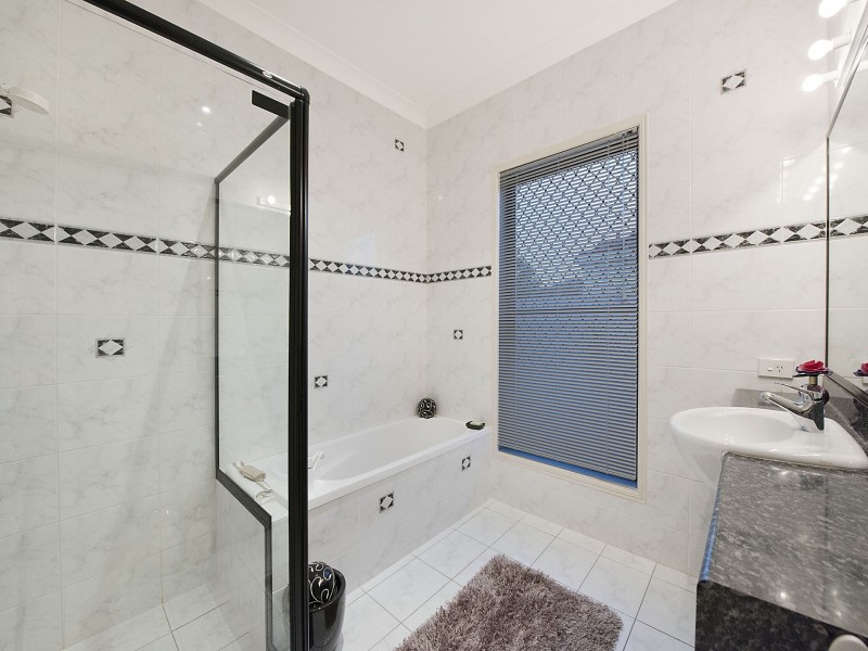 17 Godwin Place, Pelican Waters QLD 4551