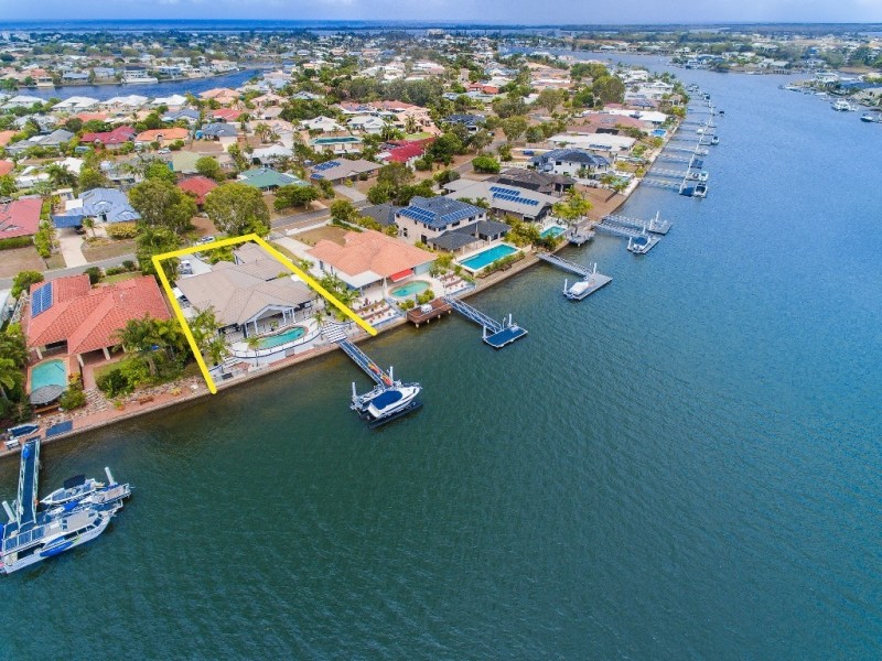 17 Godwin Place, Pelican Waters QLD 4551