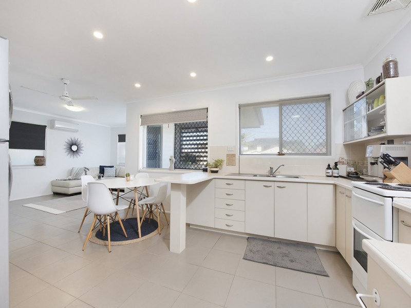 25 Michael Street, Golden Beach QLD 4551