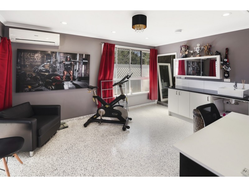 615 Nicklin Way, Wurtulla QLD 4575