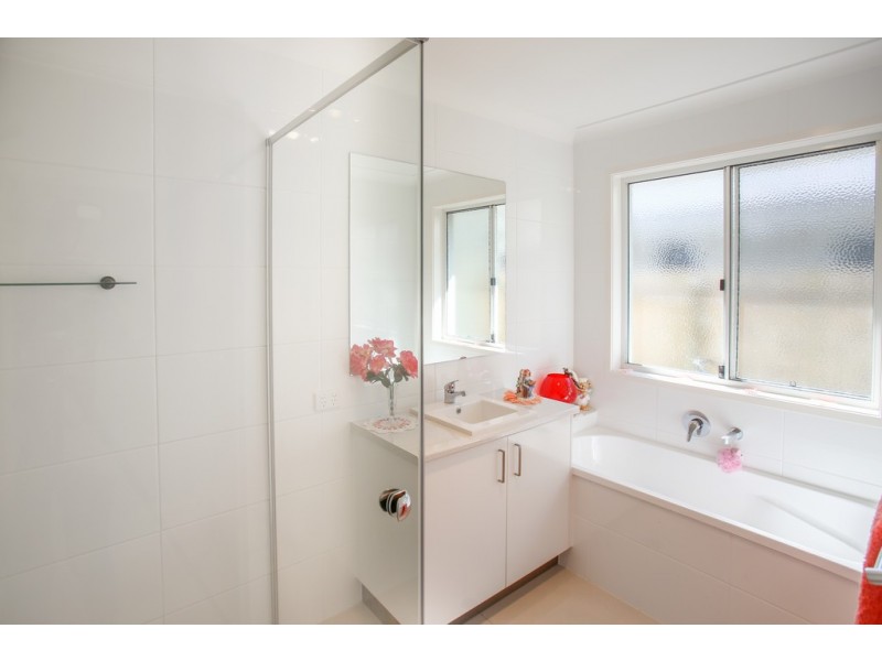 9 Lime Crescent, Caloundra West QLD 4551