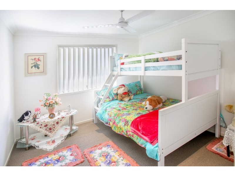 9 Lime Crescent, Caloundra West QLD 4551