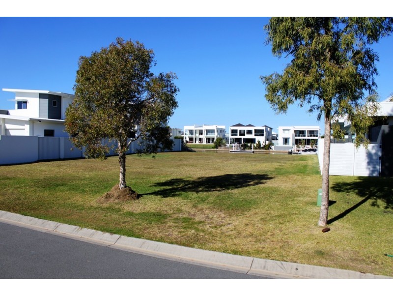 8 Deep Water Circuit, Pelican Waters QLD 4551