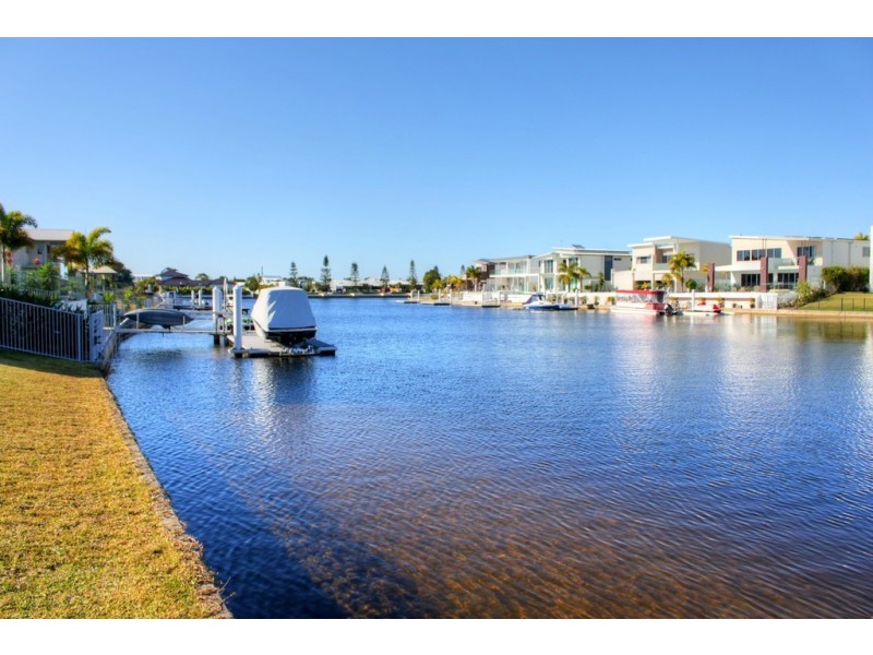 8 Deep Water Circuit, Pelican Waters QLD 4551