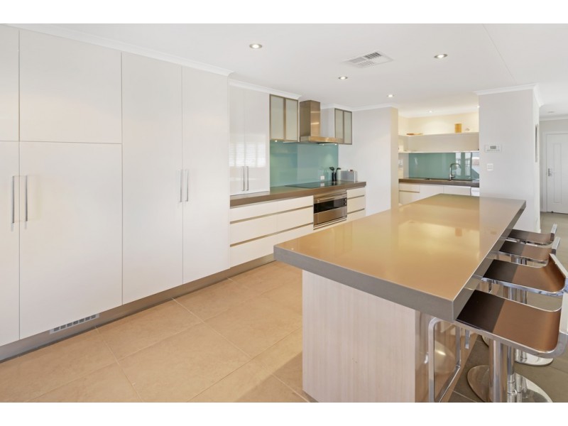 Unit 10 ‘Nimolanca’ 3 Warne Tce, Kings Beach QLD 4551