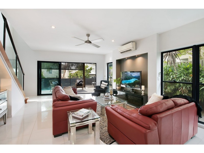 24 Dicky Beach Close, Dicky Beach QLD 4551