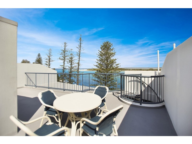 Unit 53/38 Bulcock Beach Esplanade, Caloundra QLD 4551