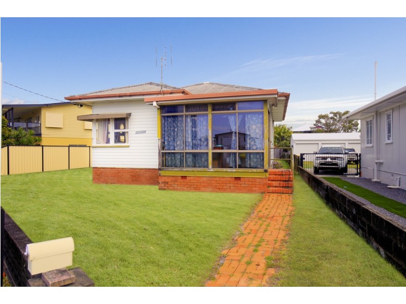 18 Landsborough Parade, Golden Beach QLD 4551