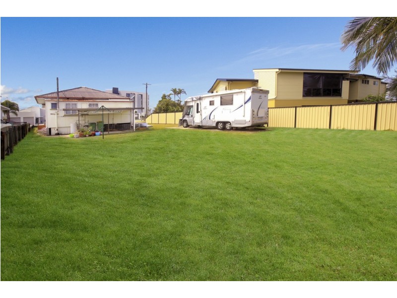 18 Landsborough Parade, Golden Beach QLD 4551