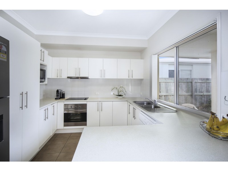 6 Cottonwood Street, Meridan Plains QLD 4551