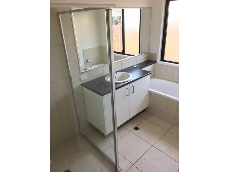 27 Haslewood Crescent, Meridan Plains QLD 4551