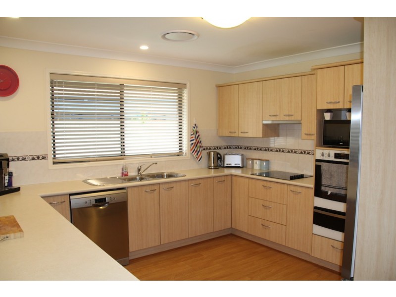 10 Lockyer Place, Pelican Waters QLD 4551