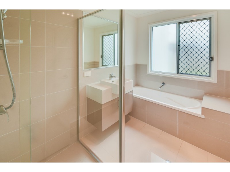 95 Springs Drive, Meridan Plains QLD 4551