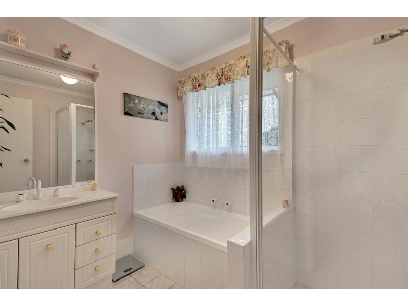 22 Athenree Place, Little Mountain QLD 4551