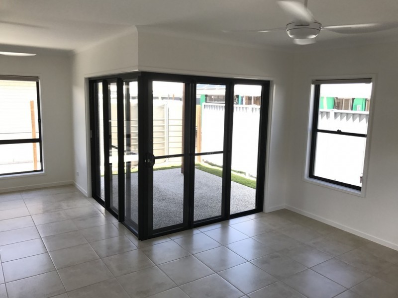 100 Steiner Crescent, Caloundra West QLD 4551