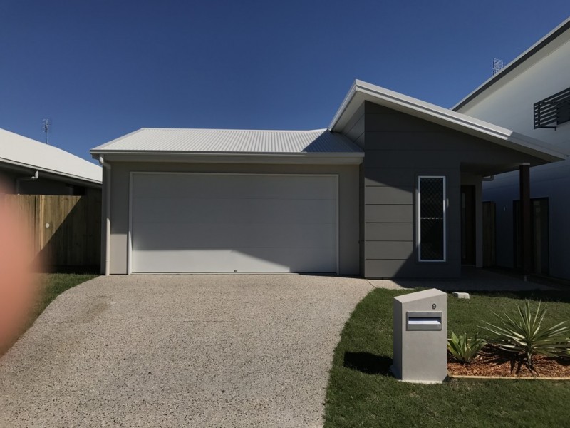 9 Stone Crescent, Caloundra West QLD 4551