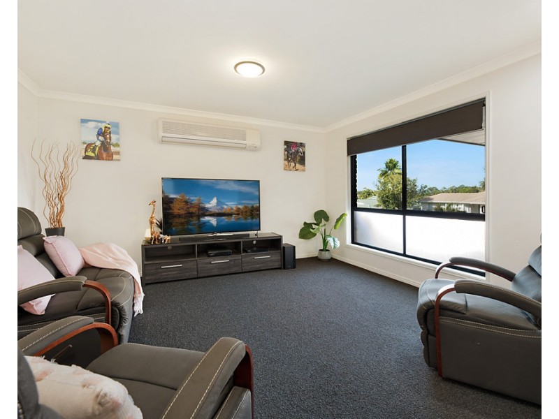 16 Berkley Place, Little Mountain QLD 4551