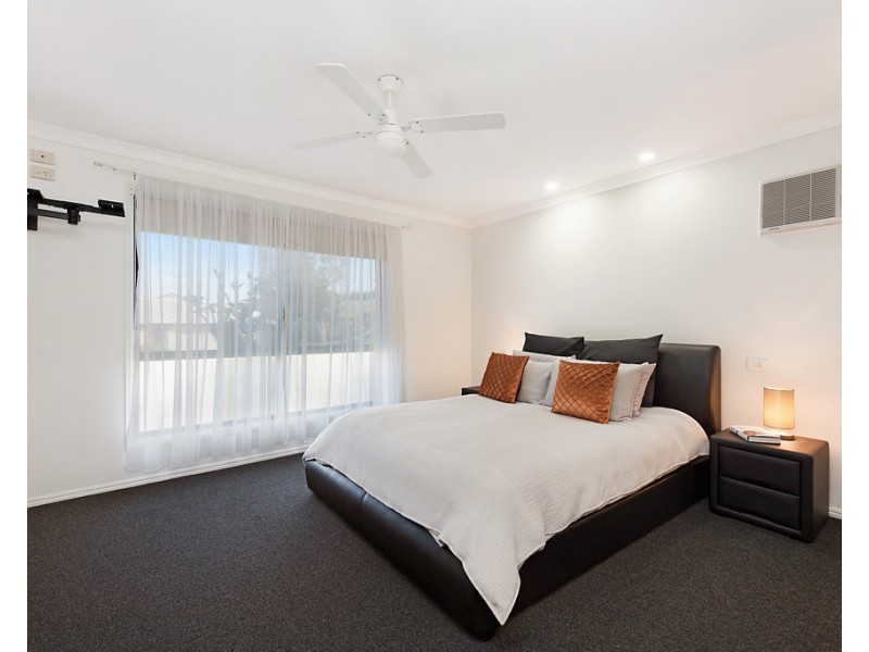 16 Berkley Place, Little Mountain QLD 4551