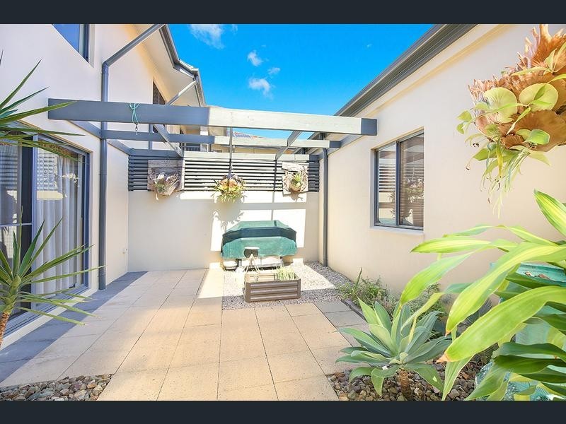 92/1 Millennium Circuit, Pelican Waters QLD 4551