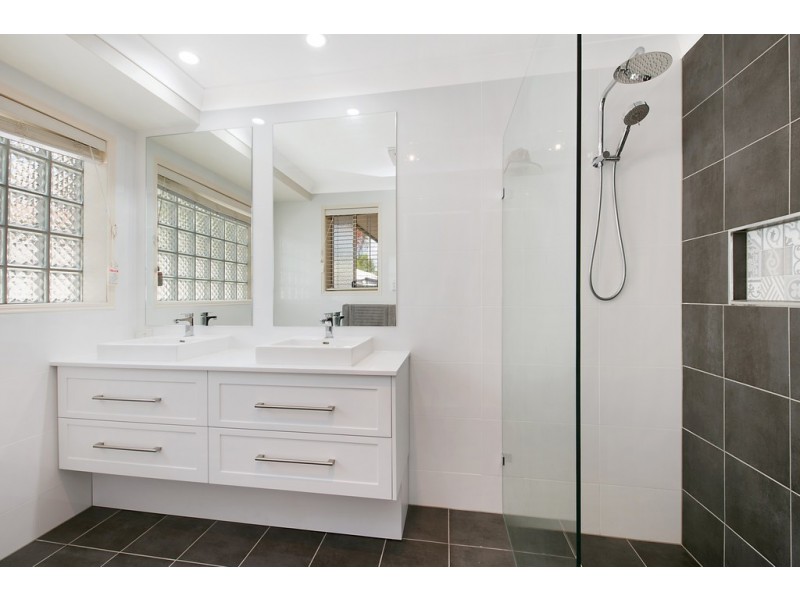 6 Investigator Place, Pelican Waters QLD 4551