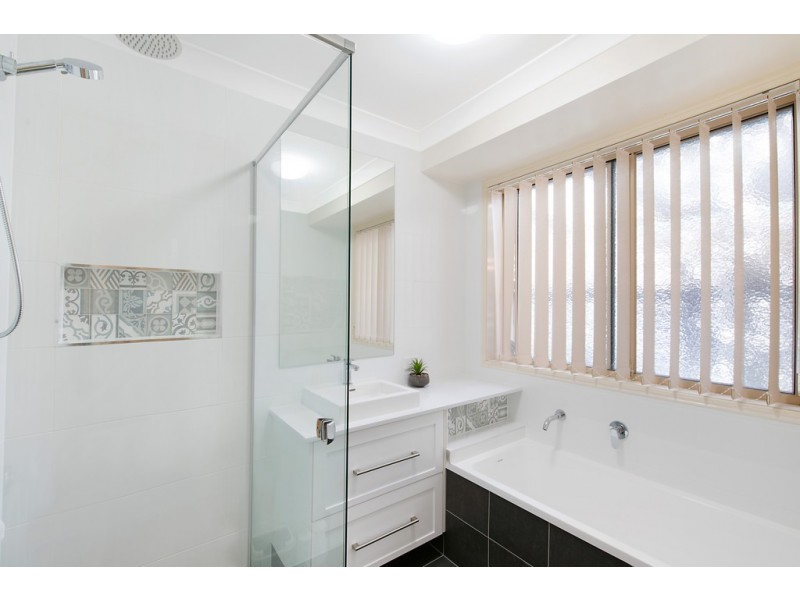 6 Investigator Place, Pelican Waters QLD 4551