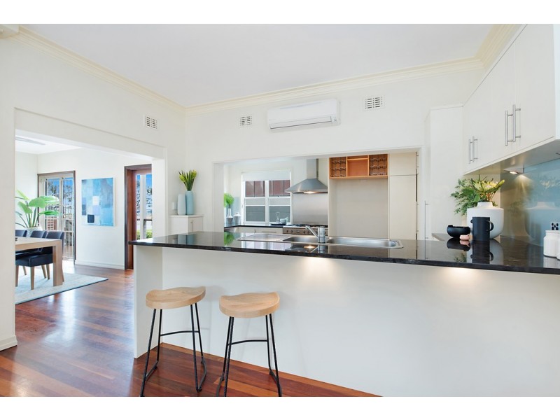 4 McIlwraith Street, Moffat Beach QLD 4551