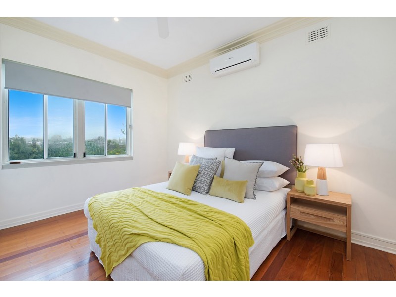 4 McIlwraith Street, Moffat Beach QLD 4551