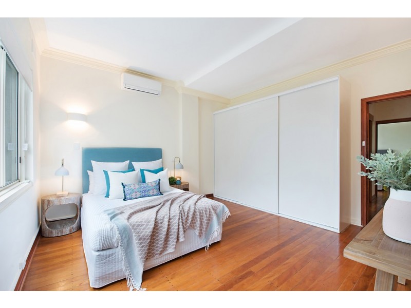 4 McIlwraith Street, Moffat Beach QLD 4551