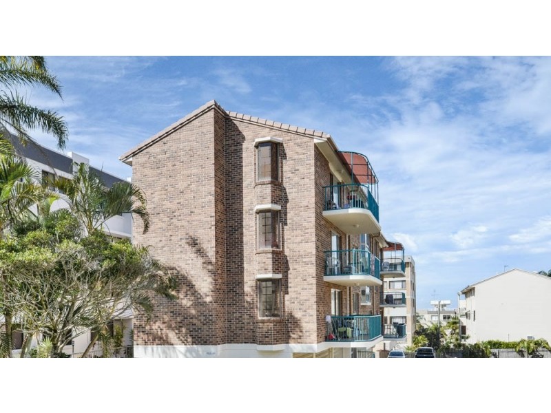Unit 4/26 Moreton Parade, Kings Beach QLD 4551