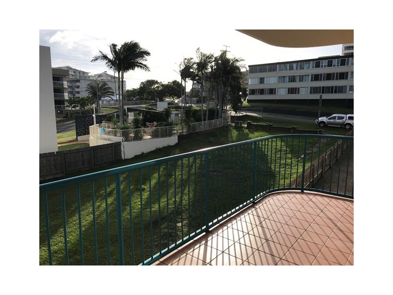 Unit 4/26 Moreton Parade, Kings Beach QLD 4551