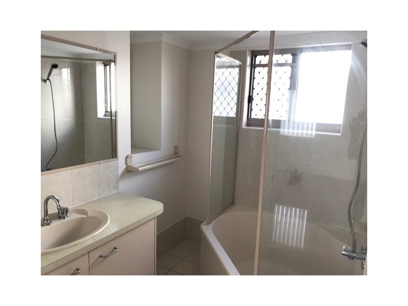 Unit 4/26 Moreton Parade, Kings Beach QLD 4551