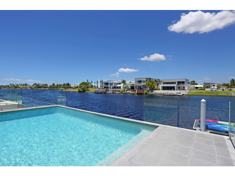 18 Westholme Circuit, Pelican Waters QLD 4551