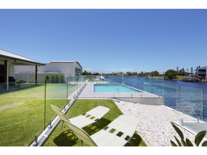 18 Westholme Circuit, Pelican Waters QLD 4551