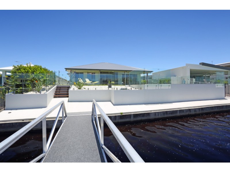 18 Westholme Circuit, Pelican Waters QLD 4551